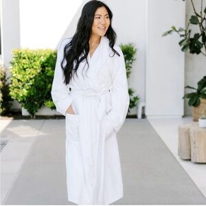 NWOT Home By Jennifer Adams Luxury Plush Bathrobe White Unisex Large Microfiber